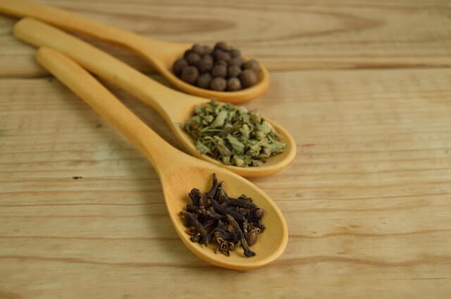 Cloves Cloves
