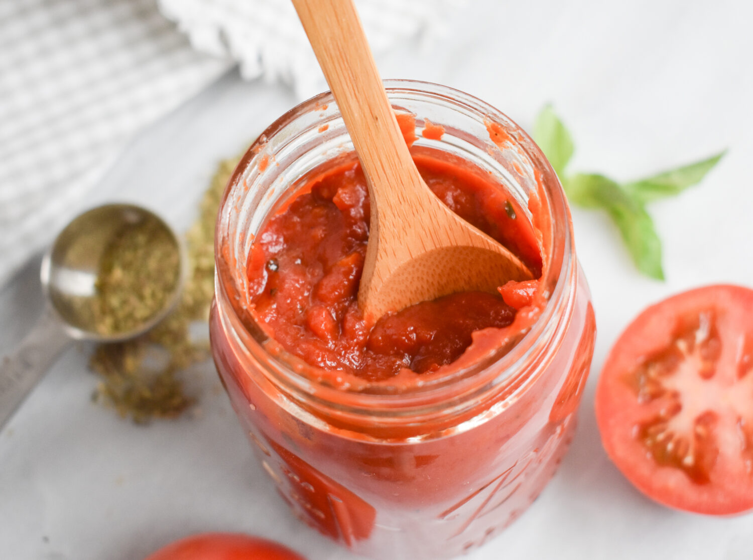 Tomato based pizza sauce