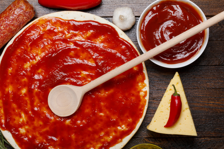 Tomato-based pizza sauces 
