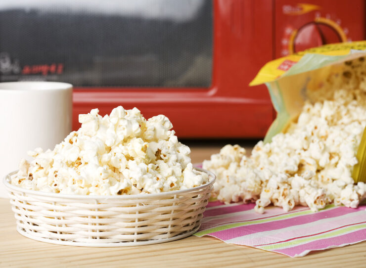 Microwave Popcorn vs Stovetop Popcorn